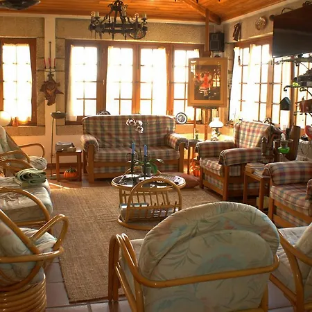 Casa De Crespins كامينيا